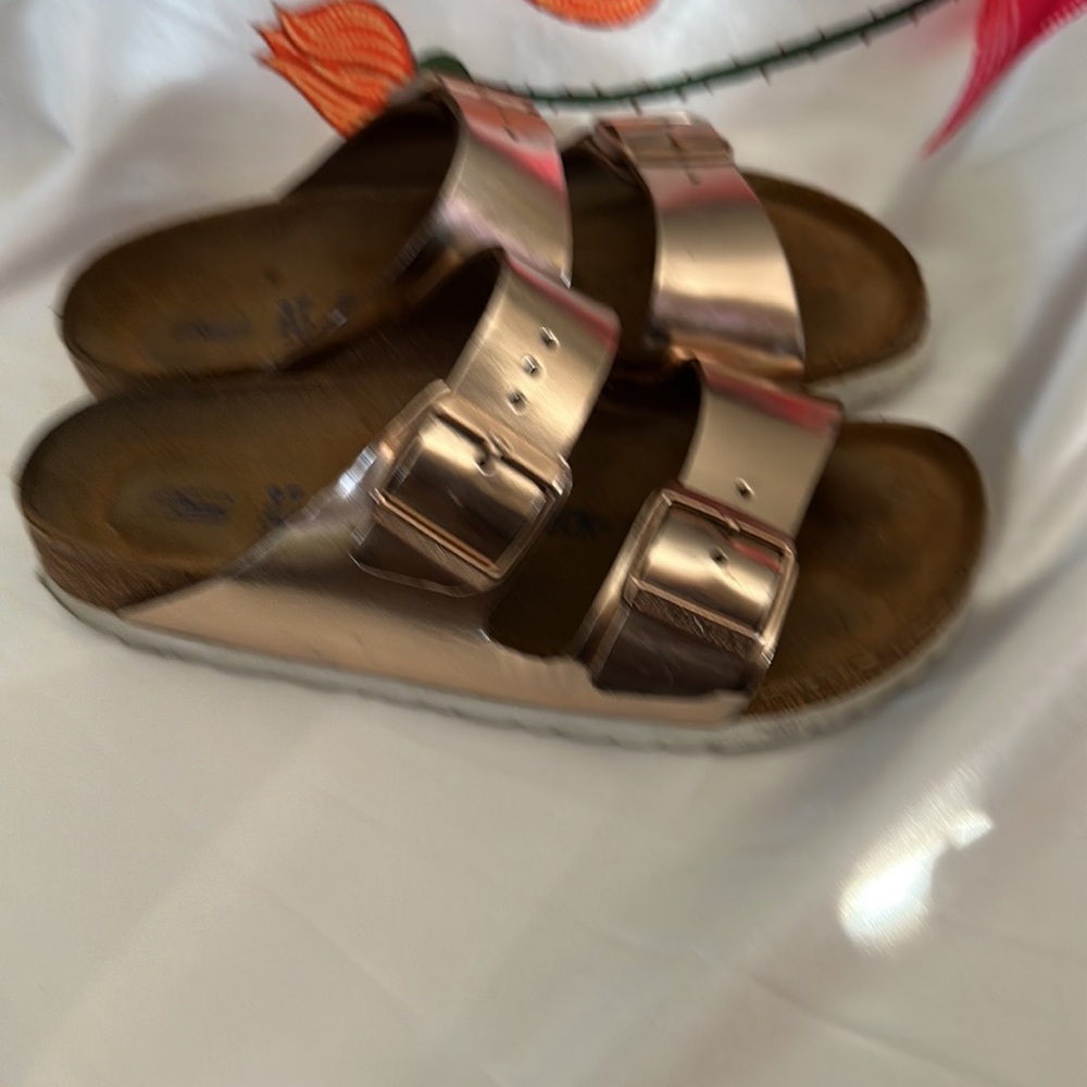 Shoes - Picture 4 of 5